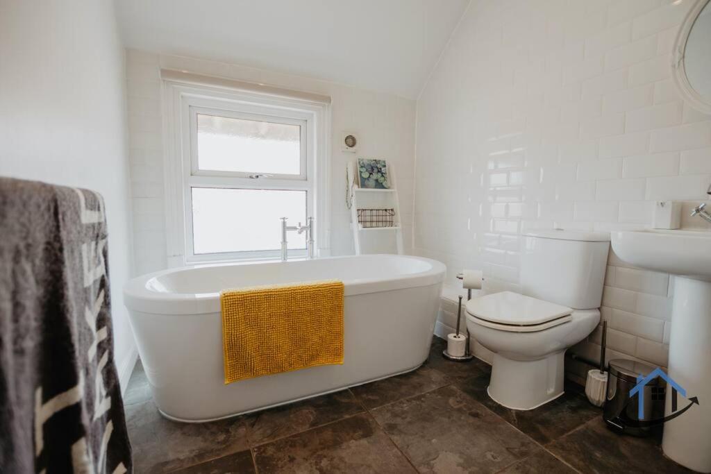 Indigo Snug - Gorgeous 2 Bed Flat In The Heart Of โครเมอร์ ภายนอก รูปภาพ